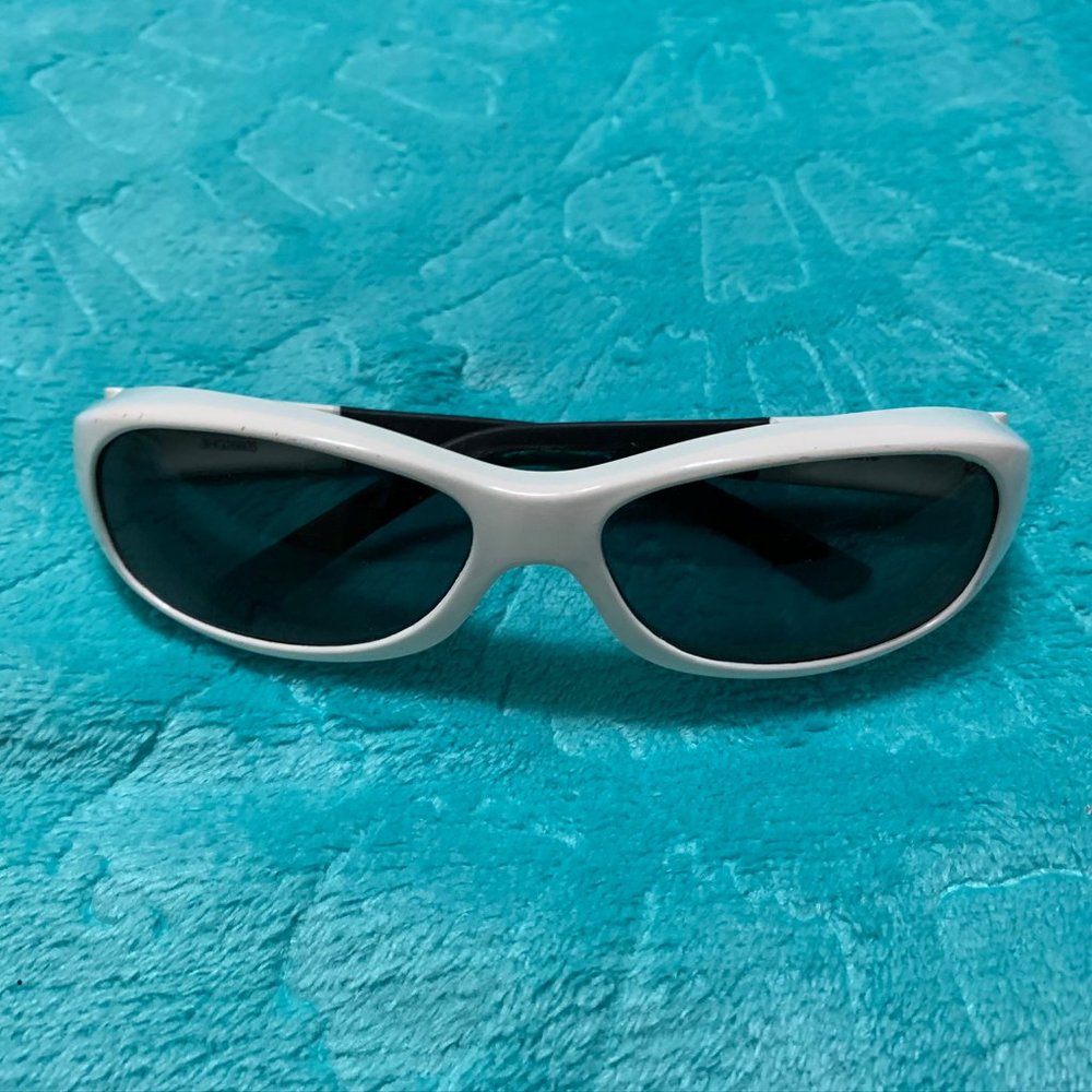 FIT OVER SUNGLASSES